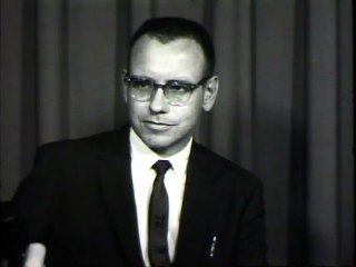 Descargar video: Warren Buffett (1962) talks about a brief stock market drop