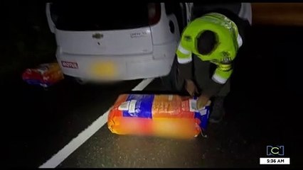 Encuentran cargamento de marihuana escondido en comida para perros