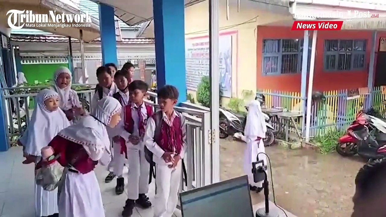 Siswa Banjarmasin, Absen Hingga Belanja Tinggal Tap