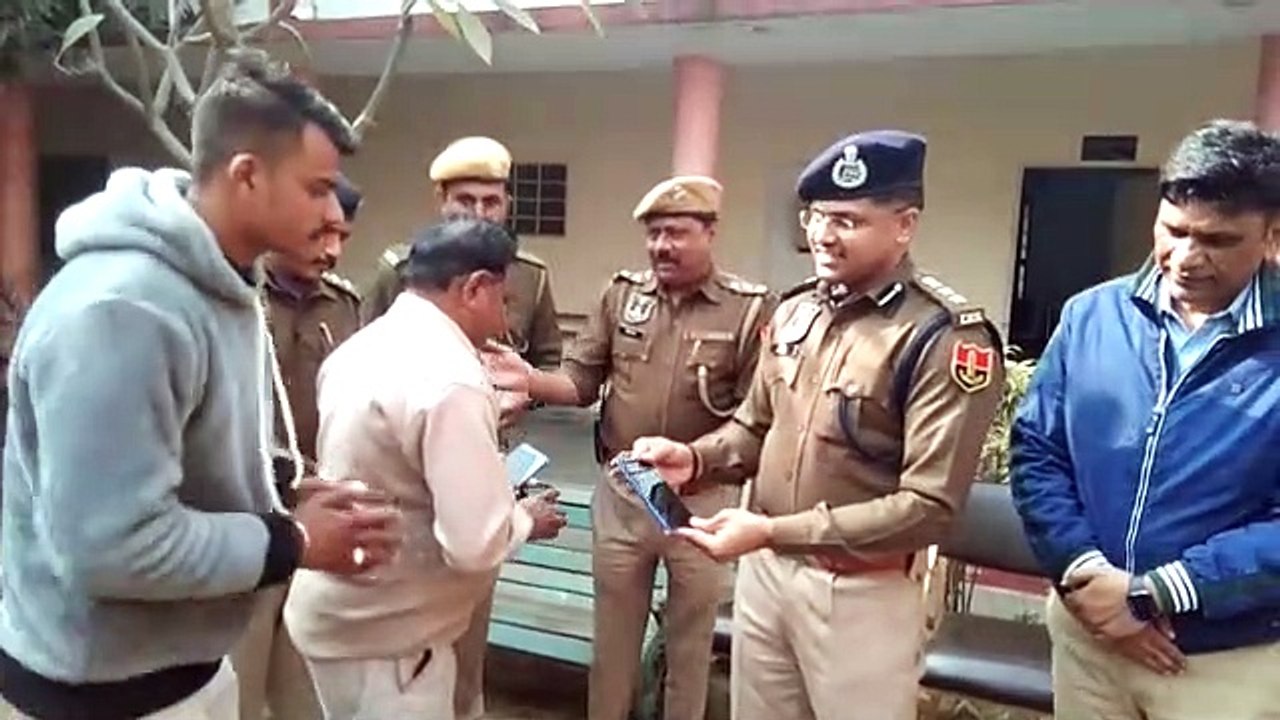 8 लाख रुपए कीमत के 55 से अधिक मोबाइल बरामद, खोए...