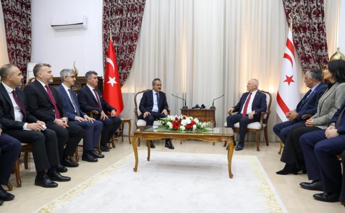 KKTC Cumhuriyet Meclisi Başkanı Töre, Milli Eğitim Bakanı Özer'i kabul etti