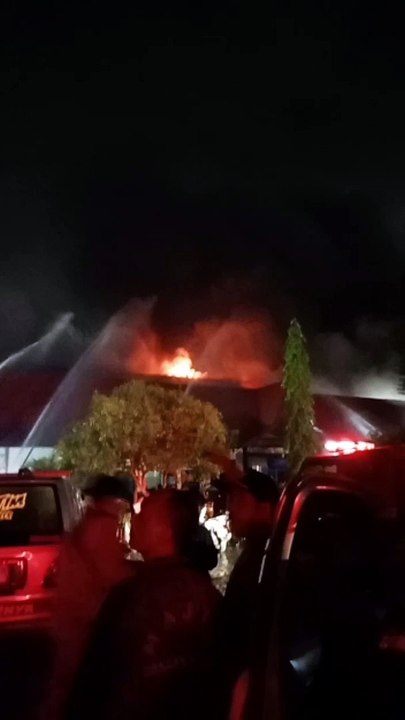 Mapolda Kalsel Terbakar, Jago Merah Lahap Sebagian Bangunan Biro SDM