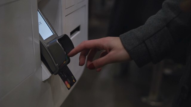 High street shopping: 1.4 million people must travel more than an hour to reach their local bank branch