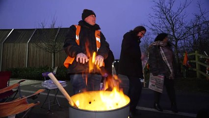 UK Amazon Workers Stage Historic First-Ever Strike ✊