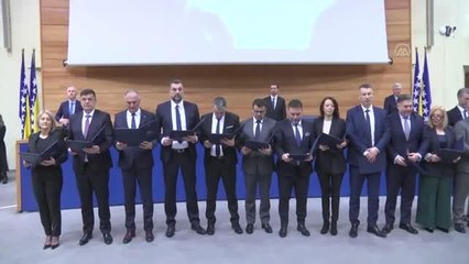 SARAYBOSNA - Bosna Hersek'te yeni hükümet 115 günün ardından kuruldu