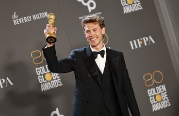 Video herunterladen: Austin Butler aurait aimé que Lisa Marie Presley soit encore en vie pour fêter le fait que le biopic 