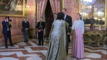 El embajador de Irán no da la mano a la reina Letizia