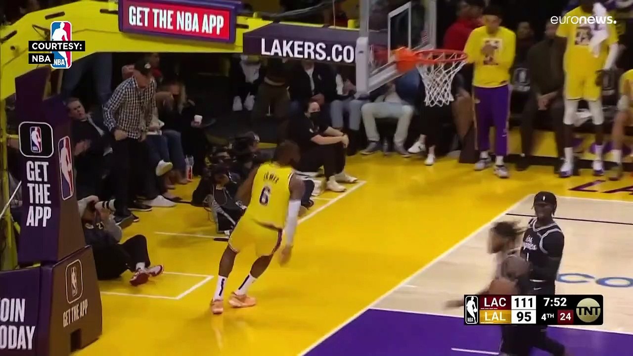 LeBron James edges closer to Kareem Abdul-Jabba...
