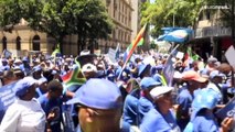 شاهد: مظاهرات حاشدة في جنوب إفريقيا للتنديد بأزمة الطاقة التي تعصف بالبلاد