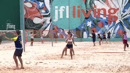 Beach tennis, el deporte que multiplicó las 'playas' en medio del cemento en Sao Paulo