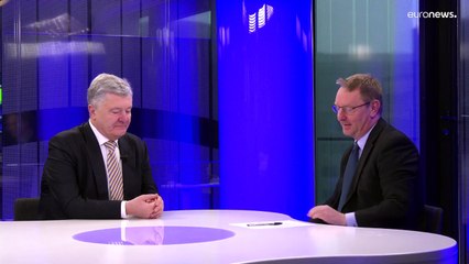 Poroshenko asegura que los tanques llegan demasiado tarde