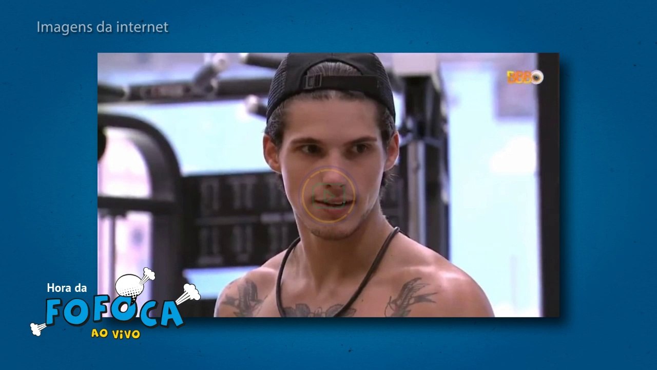 Psicóloga faz Gabriel "voltar pro jogo"; Sapato treta com Amanda; Paula e Cris trocam carinhos