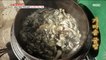[Tasty] Oyster rice and soybean paste stew in a cauldron eaten in the lake , 생방송 오늘 저녁 230125