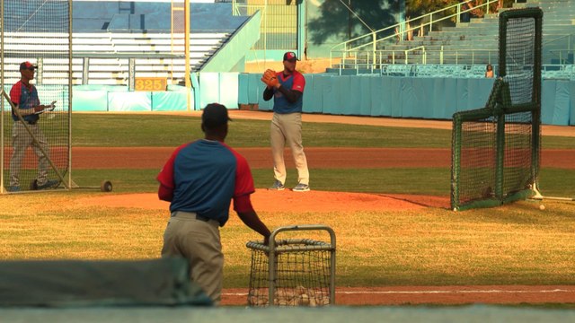 Tres peloteros cubanos de la MLS encabezan el equipo para el V Clásico Mundial de Béisbol