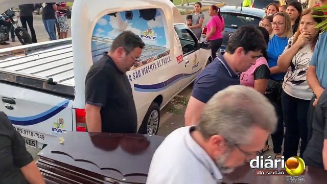 Homenagens e comoção marcaram o velório e o sepultamento da professora Lana Quirino em Cajazeiras