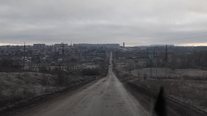 Ukrayna'nın Bahmut şehrindeki siviller ağır bombardıman altında tahliye ediliyor