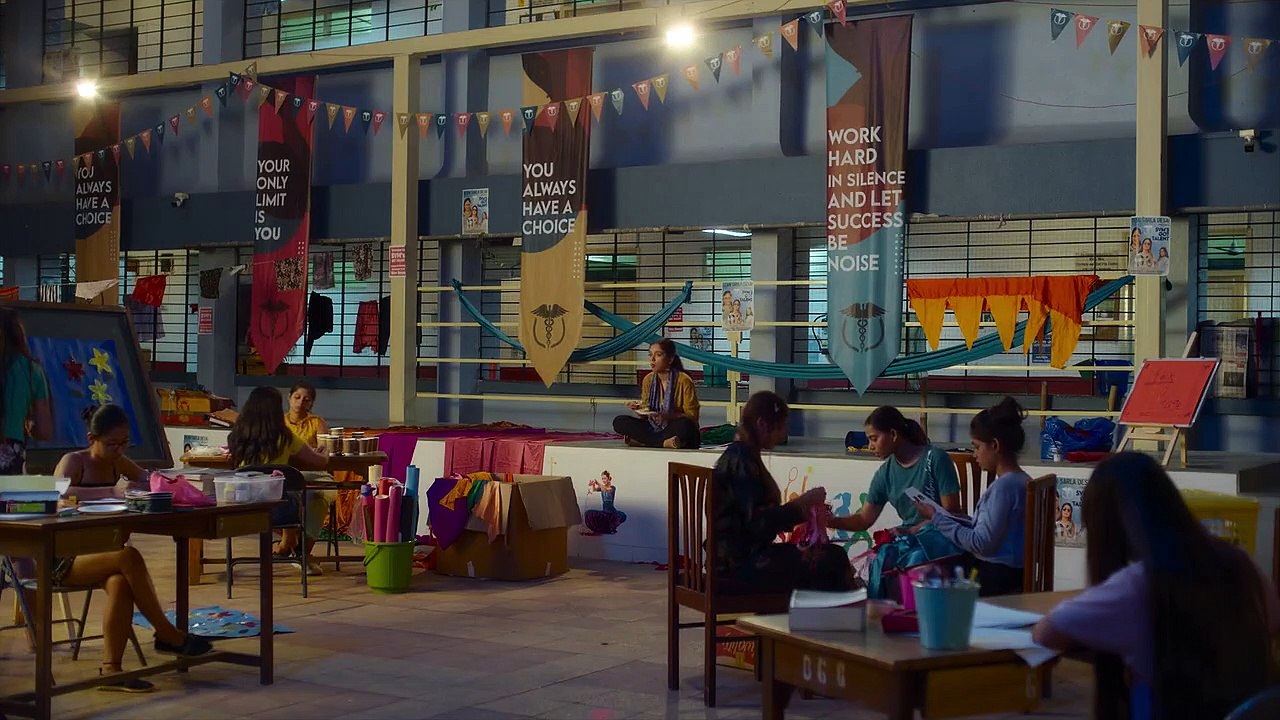 Girls Hostel S3 EP5 Hindi 720p WEB-DL