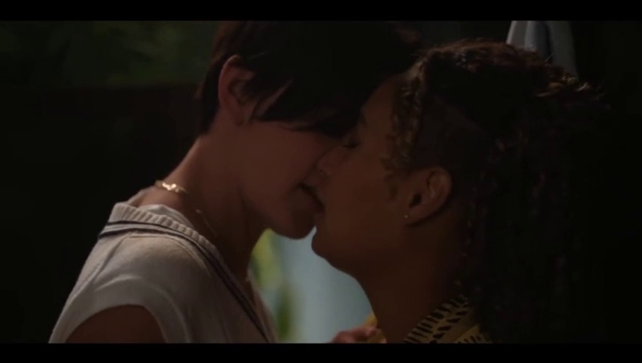 The L Word: Generation Q: Season 3 / Kissing Scenes (Finley and Sophie)