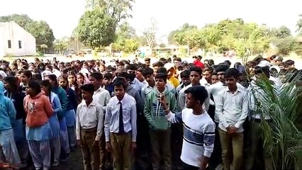 छात्राओं को बताया कैसे साइबर अपराधों से बच सकते हैं