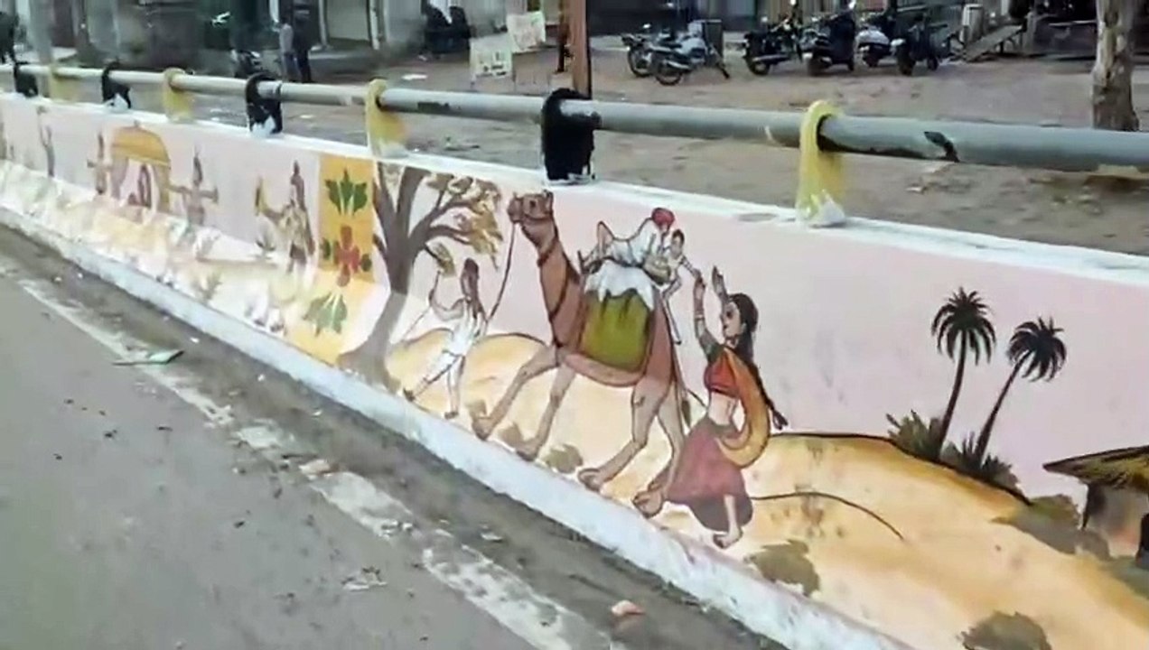 सुंदर चित्रकारी से निखरने लगा अलवर के ओवर ब्रिज...
