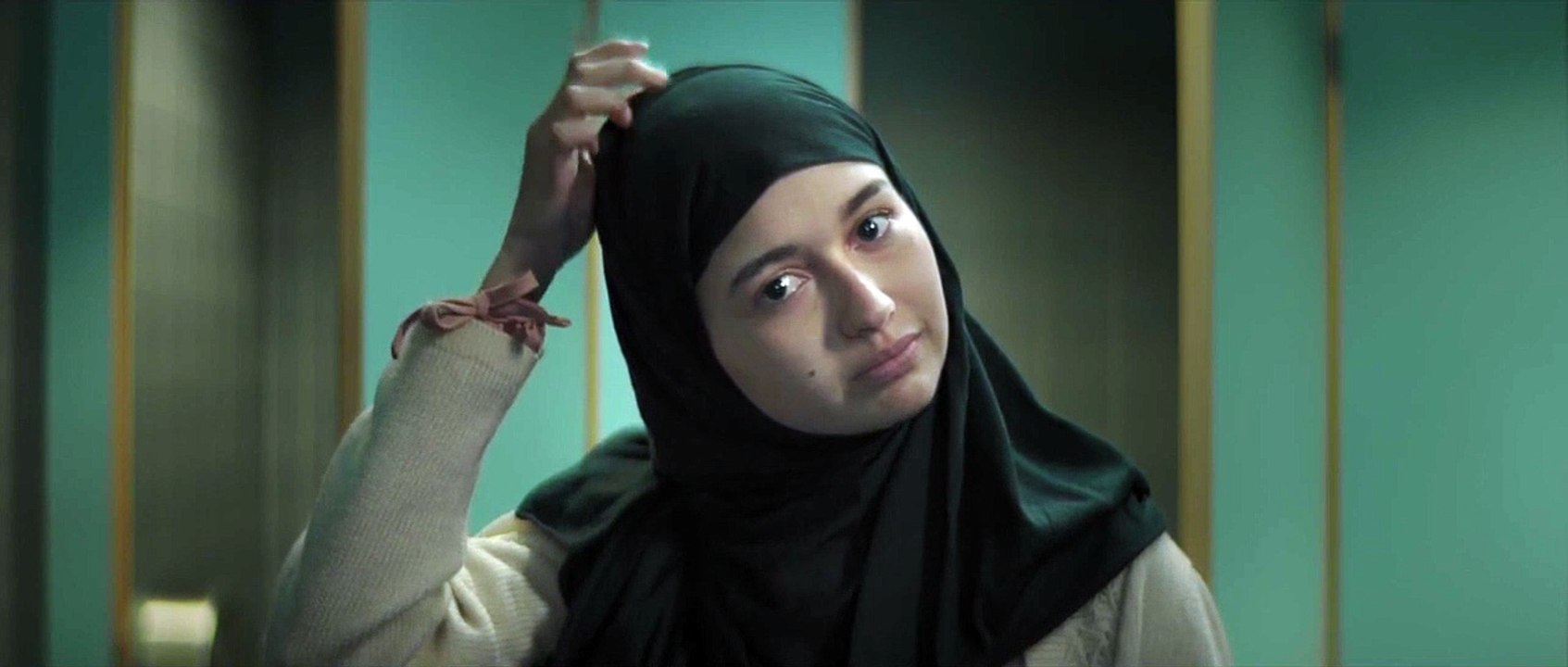 The Red Suitcase Trailer OV