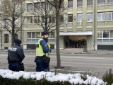 İsviçre'deki Türk toplumu, Kur'an-ı Kerim'in yakılmasını İsveç Büyükelçiliği önünde protesto etti