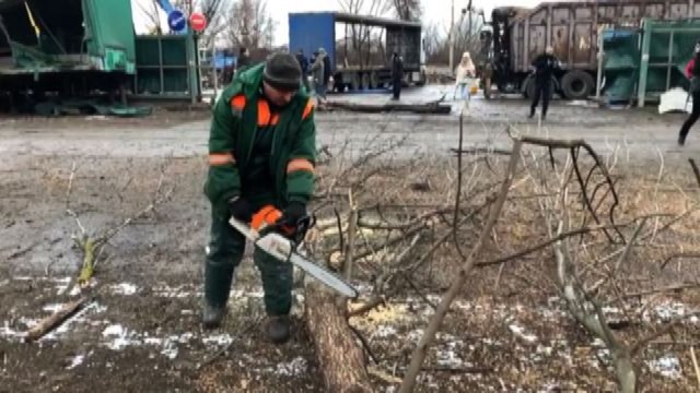 Ucraina, le immagini del quartiere di Kiev colpito dal raid russo