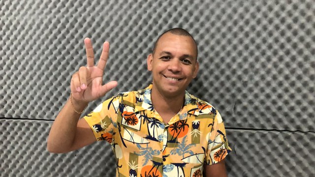 LOCUTOR DE ITAMBÉ FALA SE GANHAR PRA VEREADOR DOA SALÁRIO PRA O POVO