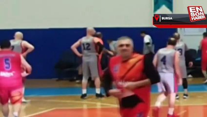 Bursa'da turnuvada fenalaşan eski basketbolcu Mehmet Bülent Dilek hayatını kaybetti