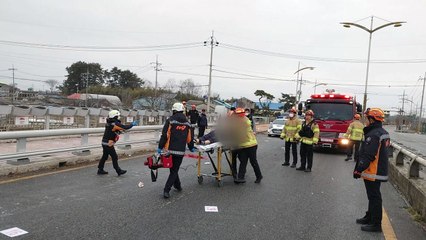 전북 김제서 시내버스 단독 사고…운전자 숨지고 승객 2명 부상 🚨