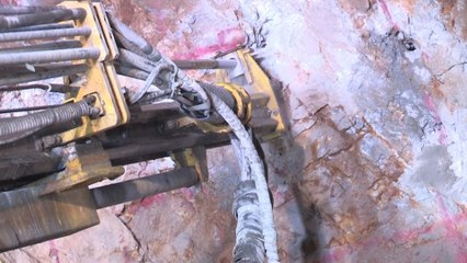 Ecuador declara a la minería ilegal como una amenaza contra el Estado