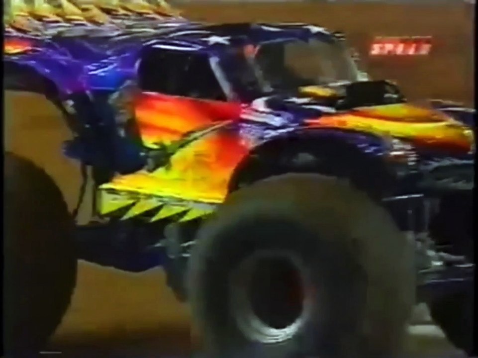 Monster Jam | Devastator VS. War Wizard Atlanta 2005