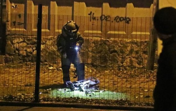DİYARBAKIR'DA TREN RAYINA BIRAKILAN ÇANTA FÜNYEYLE PATLATILDI