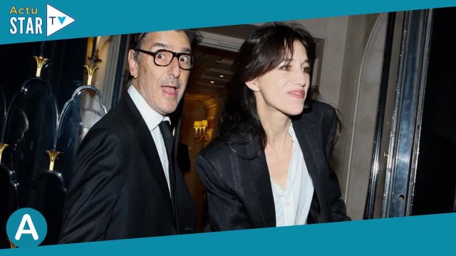 Charlotte Gainsbourg et Yvan Attal : Cheveux longs et style grunge pour leur fille Jo, 11 ans