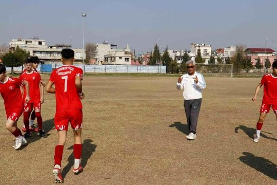 Galibiyete sevinemediler: Futbolcuların soyunma odasındaki eşyaları çalındı