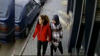 Kamerayı gören hırsız oynamaya başladı