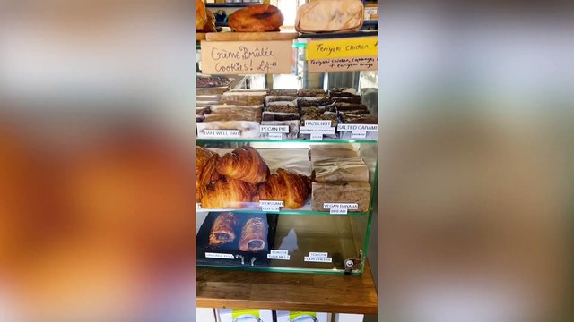 Singleton hooks up with men living near hot food spots and leaves in time for breakfast specials