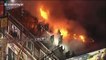 Aparatoso incendio en un ático de Los Ángeles con más de 100 bomberos