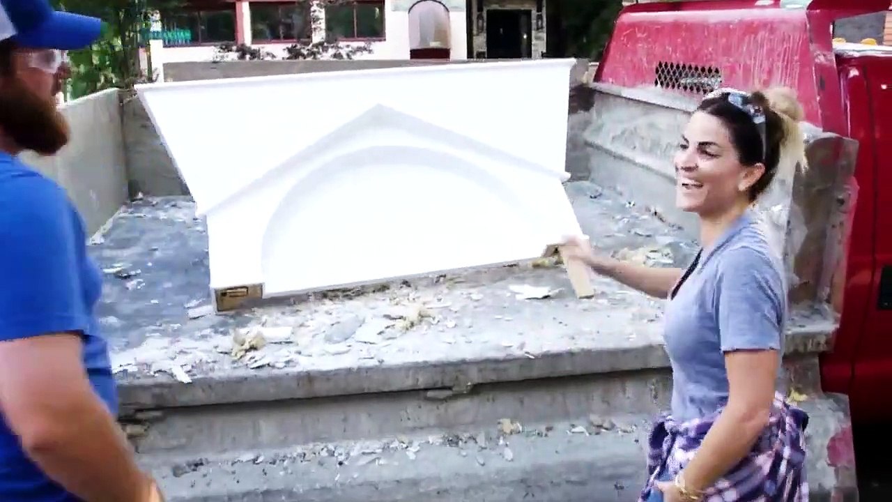 Windy City Rehab - Se1 - Ep09 - Historic Pain or Economic Gain HD Watch