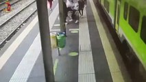 Seregno, 15enne spinto sotto un treno. Le drammatiche immagini