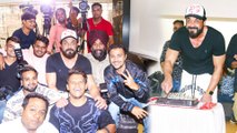 Bobby Deol ने Media के साथ मनाया जन्मदिन, Pathaan और Gadar 2 पर दिया रियक्शन
