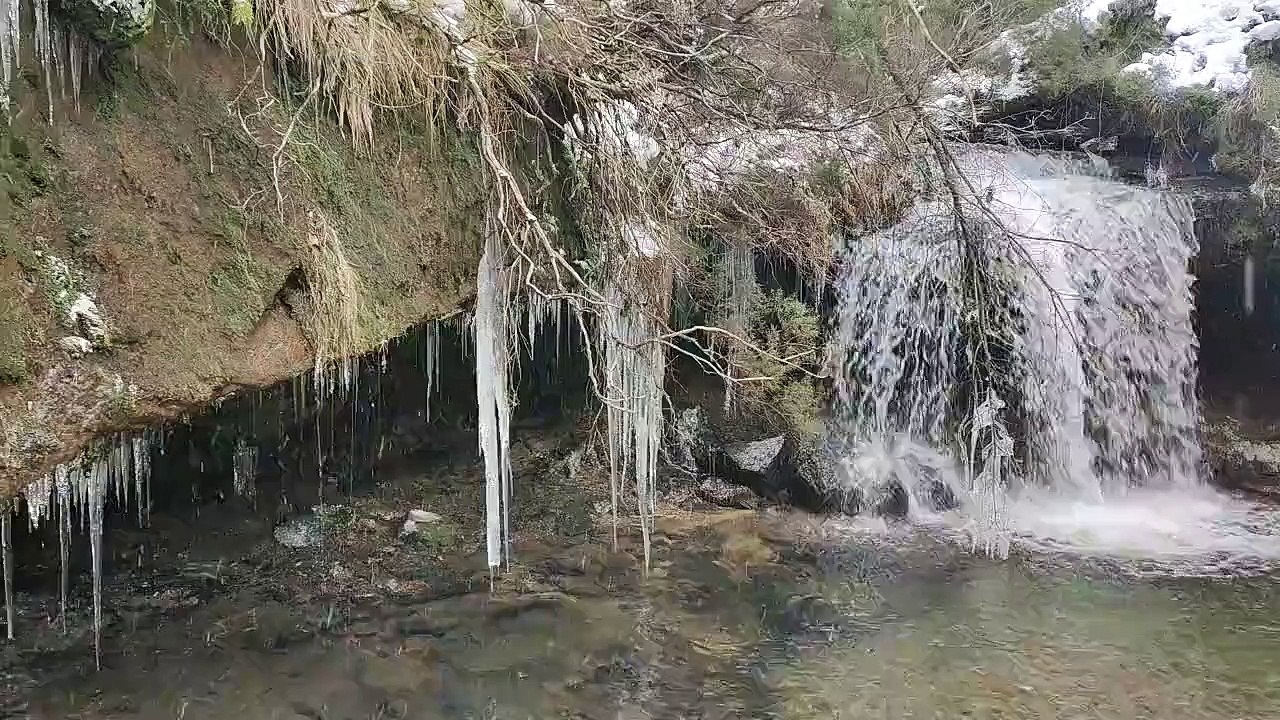 Las cascadas de Covaleda (Soria), espectaculares con la nieve
