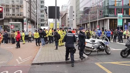 Belçika'da itfaiyeciler çalışma koşullarının iyileştirilmesi için eylem yaptı