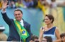 Michelle Bolsonaro volta ao Brasil sozinha