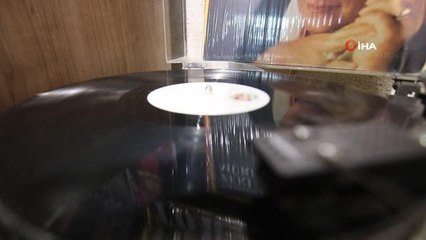 Zanaatkarlar Çarşısında plaklar ve eski radyolar satış rekoru kırdı