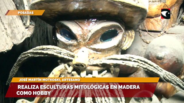 Realiza esculturas mitológicas en madera como hobby