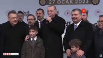 Erdoğan mikrofonu eline aldı, söylediği şarkıyla gündem oldu