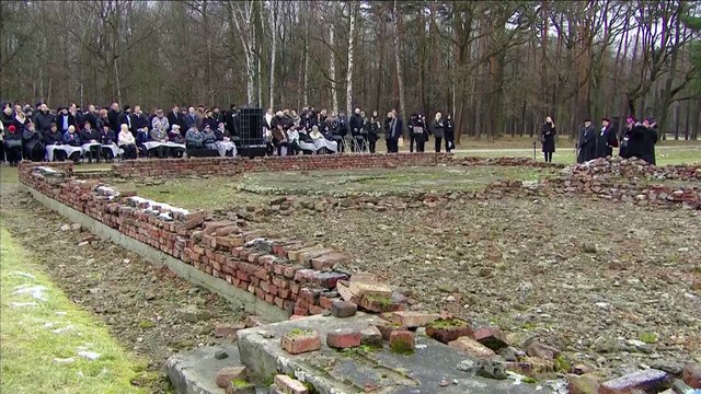 Holocaust survivors attend ceremony at Auschwitz Museum on memorial day