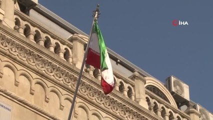 İranlı diplomatlar İran Bakü Büyükelçiliği'nden hızla ayrıldıBüyükelçilik çalışanın elindeki evrak çantası dikkat çekti