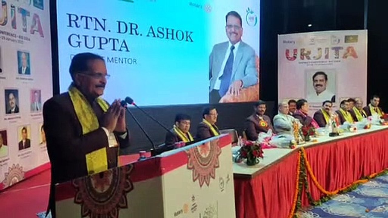 केसरिया बालम, हरियाली बन्ना, जिया लागे न...